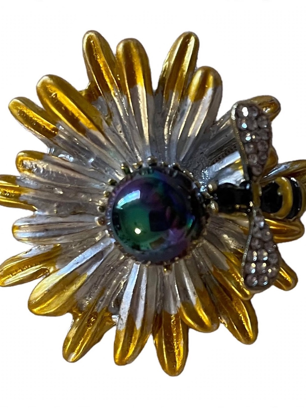Daisy Bee Brooch Gold White Iridescent Floral Pin